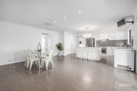 Property photo of 35 Kingfisher Drive Fletcher NSW 2287