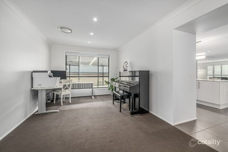 Property photo of 35 Kingfisher Drive Fletcher NSW 2287