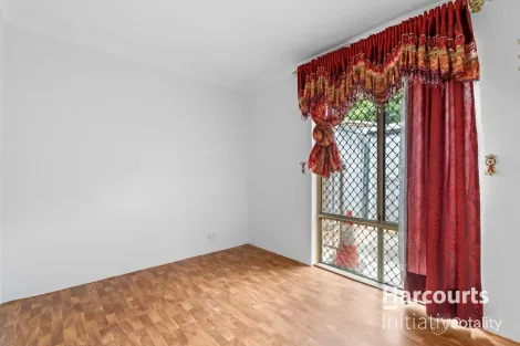 Property photo of 17 Oakleaf Circle Mirrabooka WA 6061