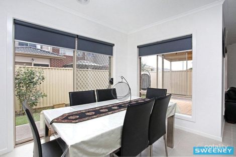 Property photo of 16 David Circuit Hillside VIC 3037