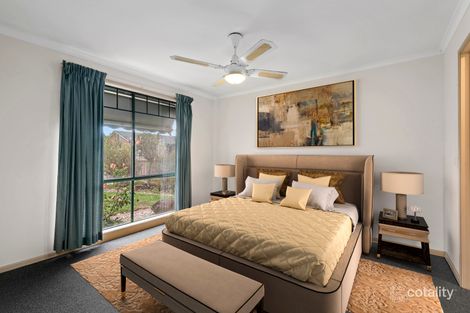Property photo of 70 Carbon Crescent Mill Park VIC 3082