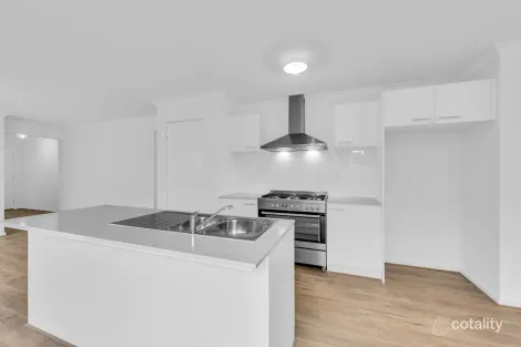 Property photo of 71 Athletic Circuit Clyde VIC 3978