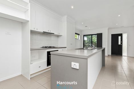 Property photo of 2 Maahu Amble Mernda VIC 3754