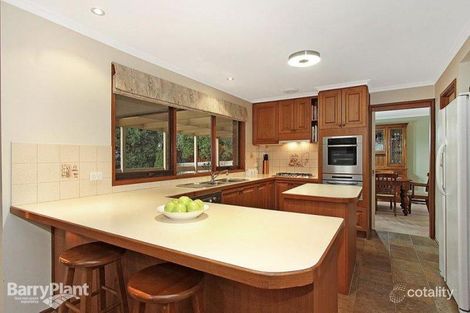 Property photo of 10 Damian Place Wantirna South VIC 3152