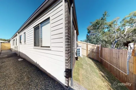 Property photo of 2/29 Farmer Place Park Ridge QLD 4125