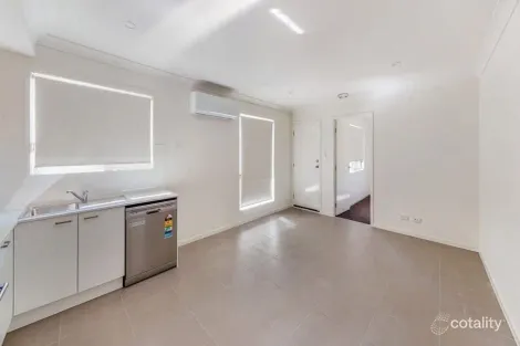 Property photo of 2/29 Farmer Place Park Ridge QLD 4125