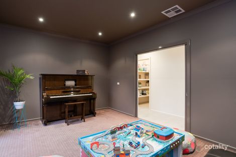 Property photo of 37 Larbert Road Mooroolbark VIC 3138