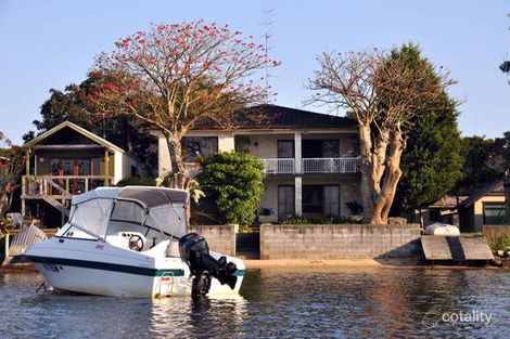 Property photo of 18 Hay Avenue Shoalhaven Heads NSW 2535