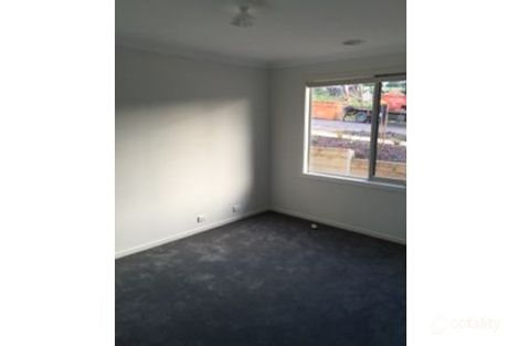 Property photo of 9 Hound Court Pakenham VIC 3810