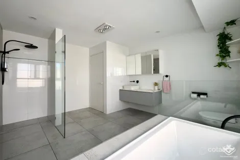 Property photo of 47 Jacaranda Drive Mooloolaba QLD 4557