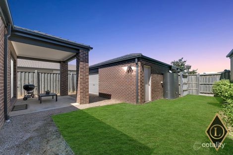 Property photo of 22 Maslin Walk Point Cook VIC 3030
