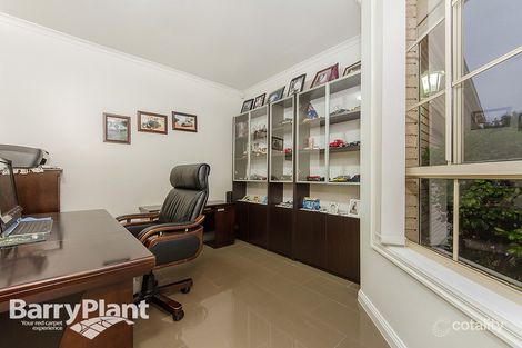 Property photo of 5 Ibis Grove Cairnlea VIC 3023