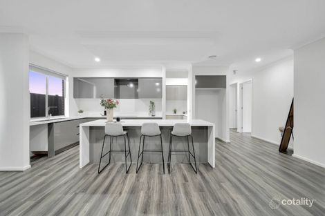 Property photo of 62 Buckingham Boulevard Strathtulloh VIC 3338