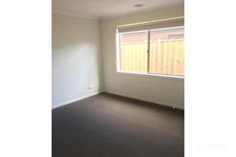 Property photo of 3 Maggie Street Cranbourne East VIC 3977