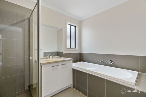 Property photo of 14 Kyeamba Circuit Bacchus Marsh VIC 3340