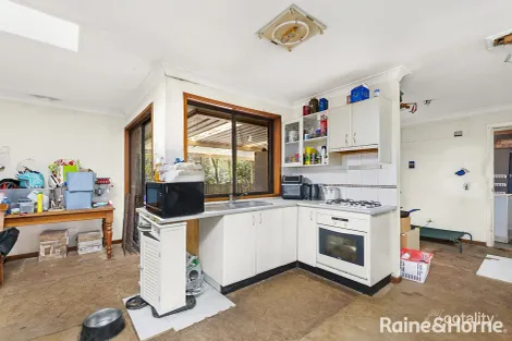 Property photo of 8 Bellbrook Close Green Point NSW 2251