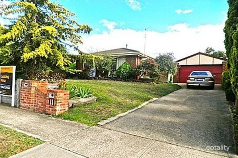 11 Irving Rd, Pakenham, VIC 3810