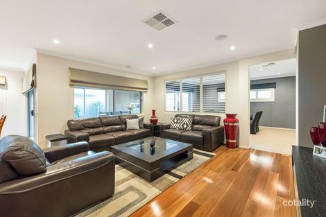 Property photo of 16 Phoenix Circuit Wollert VIC 3750