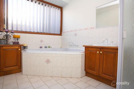 Property photo of 12 Haveaux Street Werribee VIC 3030