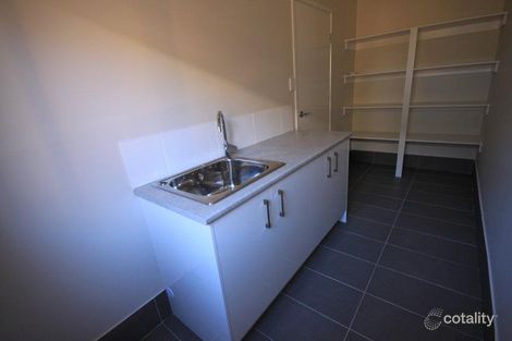 Property photo of 48 Cassidy Crescent Willow Vale QLD 4209