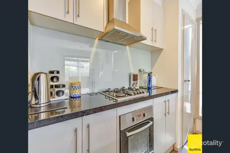 Property photo of 49 Fisher Court Werribee VIC 3030