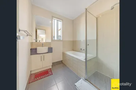 Property photo of 49 Fisher Court Werribee VIC 3030