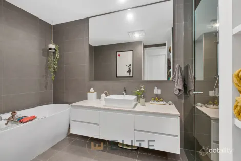 Property photo of 20 Aramon Way Berwick VIC 3806