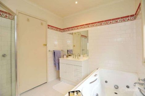 Property photo of 24 Hillcrest Drive Westmeadows VIC 3049