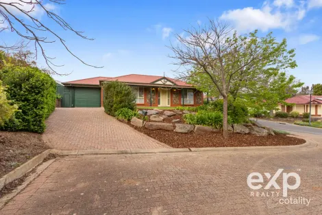 25 PINEWOOD CT, GOLDEN GROVE, SA 5125