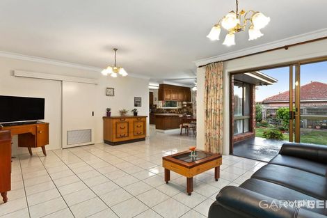 Property photo of 17 Royal Avenue Glen Huntly VIC 3163