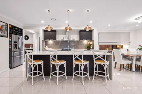 Property photo of 17 Forest Court Helensvale QLD 4212