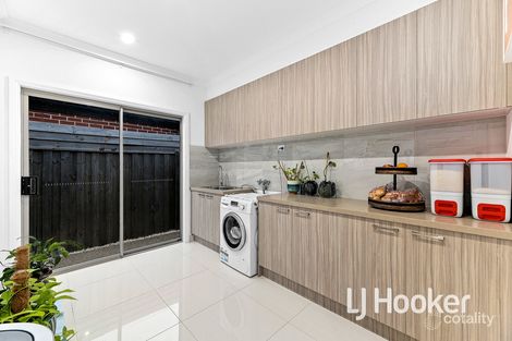 Property photo of 52 Tamarind Road Cranbourne North VIC 3977