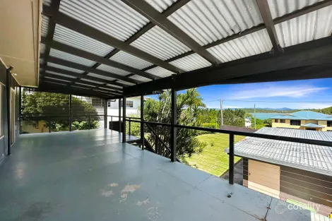 24 Sarina Beach Rd, Sarina Beach, QLD 4737