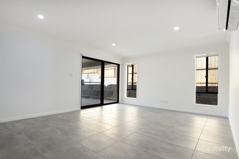 Property photo of 2/4 Ena Street Cotswold Hills QLD 4350