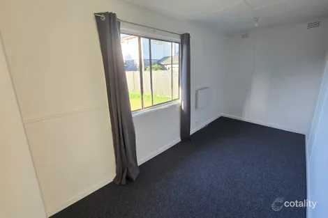 Property photo of 12 Heather Avenue Brooklyn VIC 3012