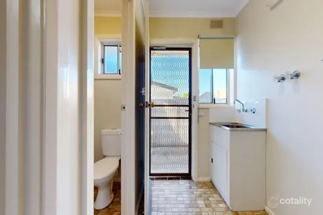 Property photo of 2/10 Barker Avenue Shepparton VIC 3630