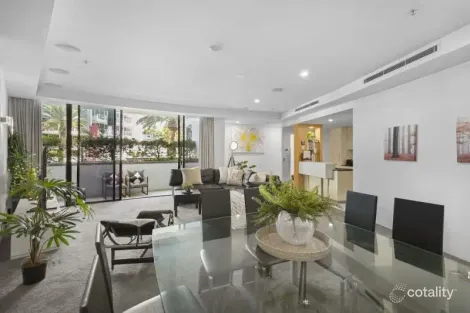 Property photo of 202/19 Albert Avenue Broadbeach QLD 4218