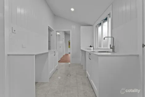 Property photo of 26 Andrews Court Regency Downs QLD 4341