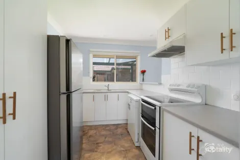 Property photo of 1/9 Power Place Armidale NSW 2350