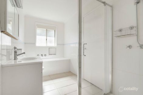 Property photo of 20 Caroline Crescent Cranbourne West VIC 3977