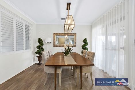 Property photo of 3 Clangula Court Endeavour Hills VIC 3802