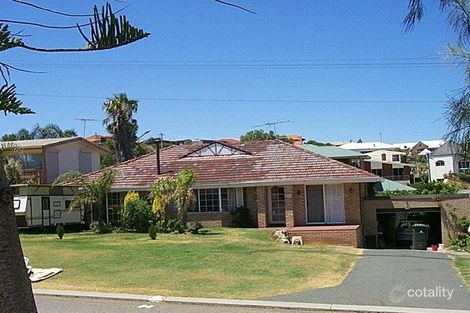 11 Karrinyup Rd, Trigg, WA 6029