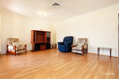 Property photo of 25 Glen Logan Road Bossley Park NSW 2176