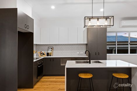 Property photo of 17 Norah Street Centenary Heights QLD 4350