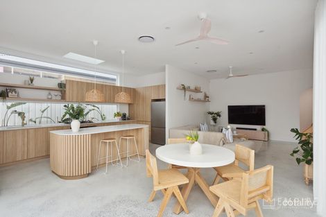 Property photo of 27 Anka Gardens Lake Coogee WA 6166