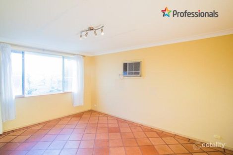 Property photo of 17 Boronia Close Camillo WA 6111