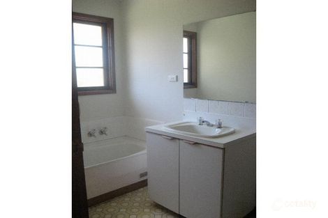 2/24-26 Henry St, Pakenham, VIC 3810