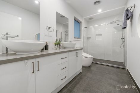 Property photo of 23 Beachview Parade Point Cook VIC 3030