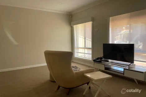 Property photo of 22 Watersedge Way Roxburgh Park VIC 3064