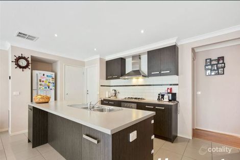 Property photo of 11 Pipetrack Circuit Cranbourne East VIC 3977